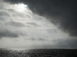 Con vientos de hasta 220 km/h, amenaza ahora las costas estadounidenses con una crecida de las aguas potencialmente ''catastrófica''. AFP / E. Thayer