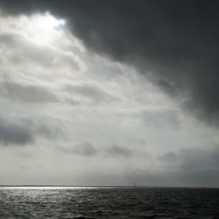 Huracán ''Laura'' alcanza categoría 4 en el Golfo de México