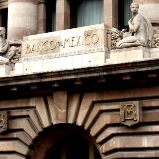Banxico prevé desplome de 12.8% del PIB para 2020