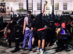 Medios locales señalan que el sospechoso tendría algún tipo de relación con la policía de Kenosha. EFE/T. Maury