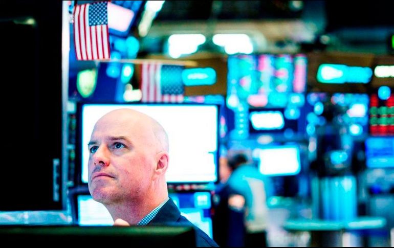 Por sectores, destacan las ganancias del de comunicaciones, seguido del tecnológico, el de bienes de consumo no esenciales y el materias primas. EFE/J. Lane