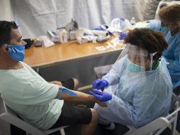 Desde el 1 de marzo, fecha en que se registró oficialmente el primer caso en Florida, han muerto diez mil 868 residentes y 143 no residentes en el estado, lo que hace un total de 11 mil 011. AFP / ARCHIVO