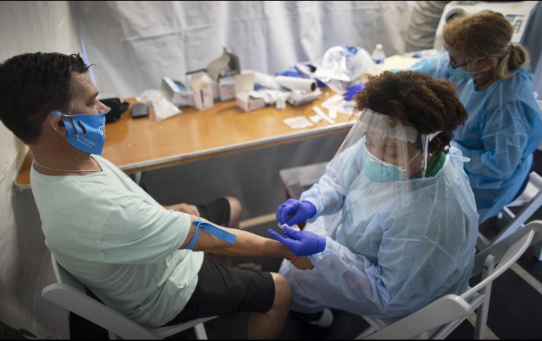 Desde el 1 de marzo, fecha en que se registró oficialmente el primer caso en Florida, han muerto diez mil 868 residentes y 143 no residentes en el estado, lo que hace un total de 11 mil 011. AFP / ARCHIVO