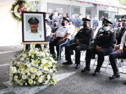 Esta mañana compañeros de la Policía Vial rindieron un homenaje para despedir al oficial Luciano Pérez Hernández. ESPECIAL