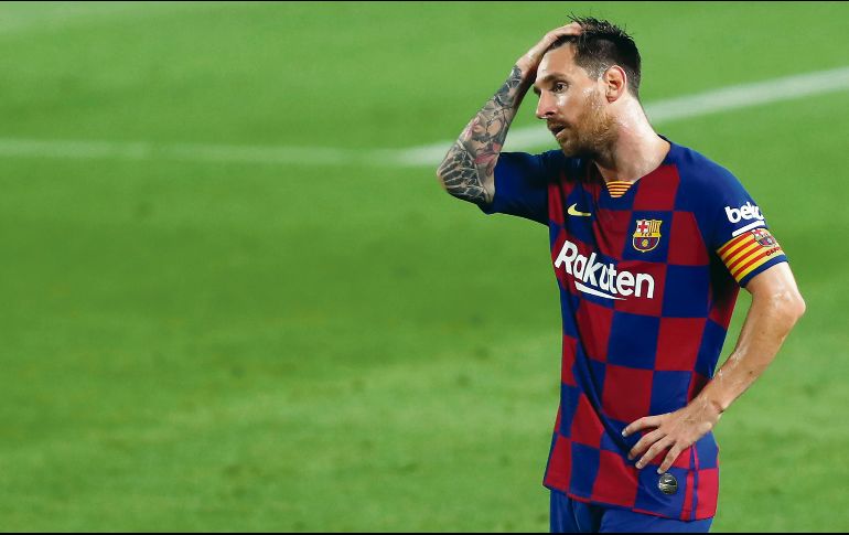Lionel Messi desea salir del club, mientras el presidente hace lo posible porque permanezca. AP