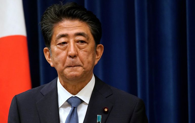 Abe, de 65 años, notificó su intención de dimitir por las mismas razones de salud que hace trece años motivaron su primera renuncia como primer ministro. EFE / F. Robichon