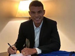 Tras ocho temporadas en la capital francesa, Silva ''eligió cruzar el canal de la Mancha para proseguir su larga y rica carrera''. TWITTER / @ChelseaFC_Sp