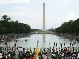 Los organizadores recordaron a los participantes que practicaran el distanciamiento social y que usaran mascarillas. AP / J. Magana