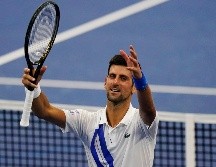 Djokovic jugará en la final del sábado con el canadiense Milos Raonic, mientras Naomi Osaka va contra Victoria Azarenka. AP / F. Franklin II