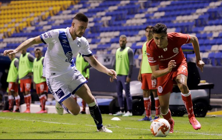 Ormeño hizo el primer gol del Puebla, ya tiene cuatro en el torneo. EFE/H. Ríos