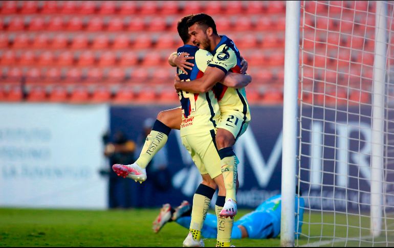 Henry Martín festeja el segundo tanto del partdo anotado el minuto 49 y que le bastaría al América para quedarse con el triunfo. AFP / V. Cruz