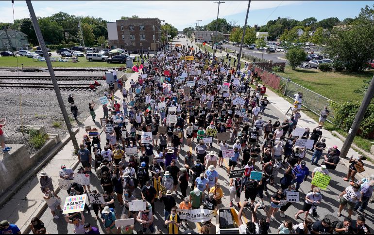 Desde el domingo, Kenosha ha vivido constantes protestas, algunas con disturbios violentos. AP/M. Gash