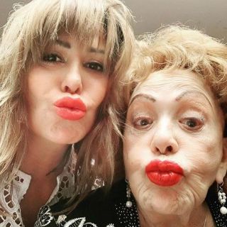 Alejandra Guzmán y Silvia Pinal al natural y mostrando su amor