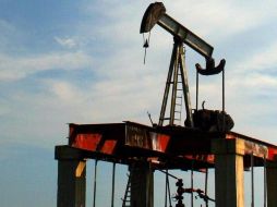 Los precios del crudo están bajo presión tras el cierre de refinerías ocurrido la semana pasada. EFE/ARCHIVO