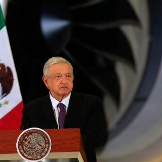 El INE ordena a López Obrador retirar anuncio por citar al Papa