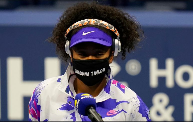 Osaka dijo que tiene un total de siete mascarillas con nombres de otras víctimas de la violencia policial contra población negra en Estados Unidos. AP