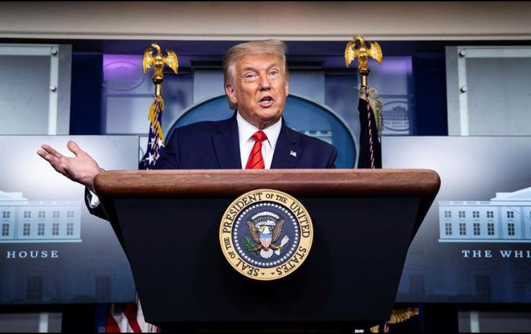 Trump realizó una sorpresiva visita al Centro Médico Walter Reed en noviembre, lo que desató diversas conjeturas. EFE/A. Drago