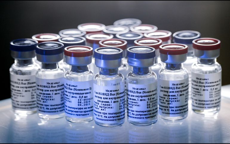 La plataforma COVAX busca evitar que países desarrollados acaparen las vacunas contra el COVID-19. AP/A. Zemlianichenko