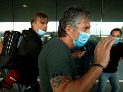 El padre del astro argentino negocia el futuro de su hijo. EFE