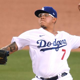 Julio Urías lanza sólido y dirige la victoria de los Dodgers