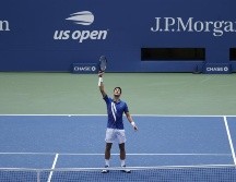 Djokovic logró un triunfo que apuntala su camino hacia su título 18 de Grand Slam. EFE/J. Szenes