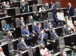 El PRI estaba empatado con el Partido del Trabajo con 46 legisladores; sin embargo, de último momento el tricolor sumó a cuatro legisladores para llegar a 50. TWITTER/@Mx_Diputados