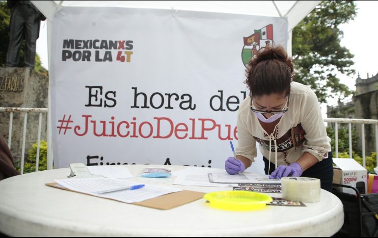 Morena buscan recabar dos millones de firmas, y no un millón 800 mil como los requiere la ley, “para que no haya pretextos”. EL INFORMADOR/F. Atilano