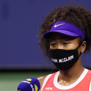 Naomi Osaka 'se entrena' con Giorgi y alcanza la tercera ronda