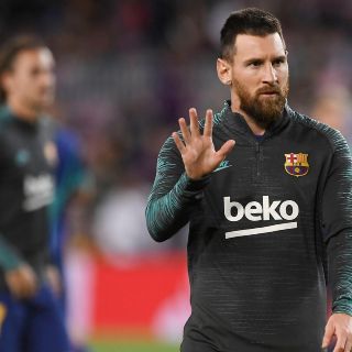 Messi estudiaría la opción de quedarse en el Barcelona