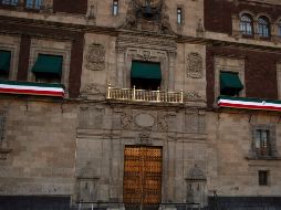Andrés Manuel López Obrador asegura que no será despedido ningún trabajador al servicio del Estado, por lo que, manifiesta, no deben de preocuparse. AP / ARCHIVO