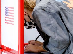 Hoy Trump asegura en Twitter que, en realidad, sus declaraciones de este miércoles buscaban instar a los votantes a verificar que su voto ha sido contado. AP / The Berkshire Eagle / S. Zollshan