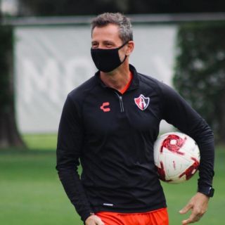 Diego Cocca da apoyo incondicional a Édgar Zaldívar