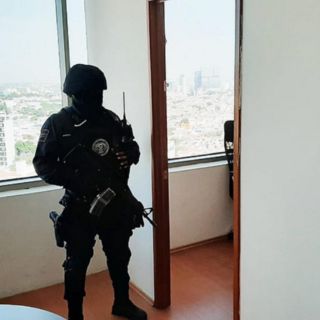 Detienen a ocho en cateo a financiera fraudulenta