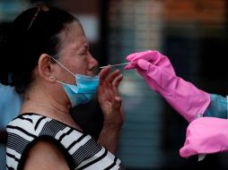 El modelo IHME proyecta que la ola de contagios alcanzará su punto máximo a nivel mundial a mediados de diciembre. EFE/B. Velasco