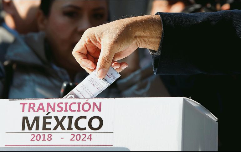 ARRIESGADO. Una alianza de MC con otros partidos podría no ser benéfica para el partido ante un posible plebiscito. EFE