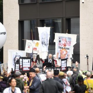 Assange rechaza su extradición a EU tras ser detenido nuevamente