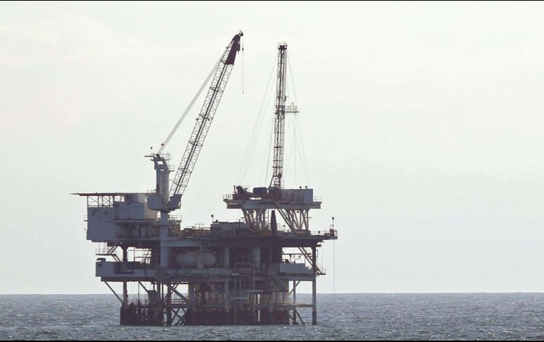 Una plataforma marina. Los trabajadores fueron evacuados y puestos en aislamiento. AFP/ARCHIVO