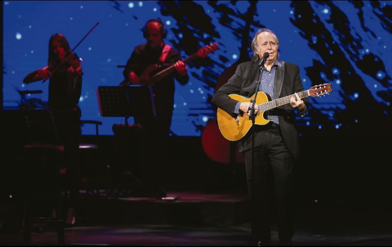 SERRAT. En sus presentaciones interpreta textos de Mario Benedetti, el poeta más cantado en español. EFE