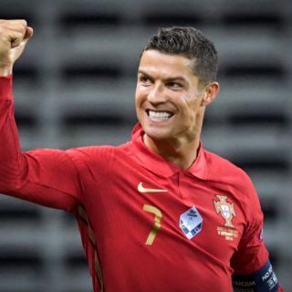 Cristiano Ronaldo marca su 100º gol con Portugal y sigue haciendo historia