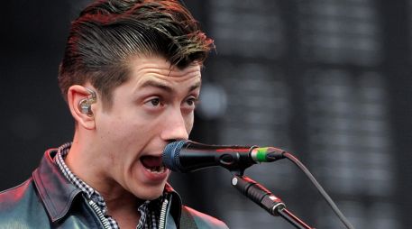 Tras la polémica, usuarios y seguidores de  Arctic Monkeys, defendieron a Turner. AP / ARCHIVO