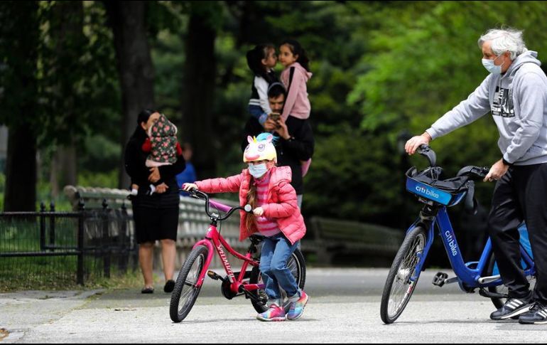 Este martes, alumnos de Chicago, Houston, Dallas, Baltimore y algunos suburbios de Washington DC volvieron al colegio, pero casi todos con clases online. EFE/P. Foley