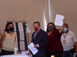 Porfirio Muñoz Ledo y Citlalli Hernández se registran ante el INE para competir por la dirigencia nacional de Morena. SUN/G. Espinosa
