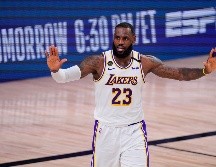 James logró su victoria número 162 en postemporada, un récord de la NBA. AP