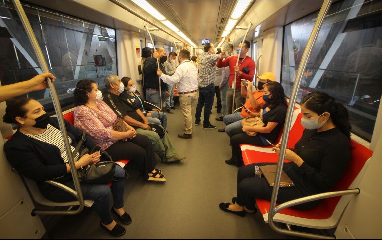 Vecinos de colonias que atravesará la Línea 3 del Tren Ligero fueron parte de los pasajeros que probaron la nueva vía en la metrópoli, que será inaugurada el 12 de septiembre. ESPECIAL