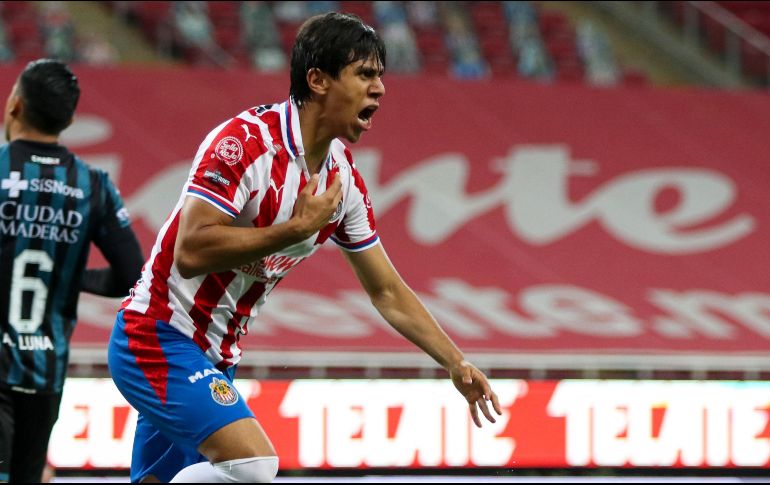 Medios franceses confirman que el equipo evalúa el desempeño de Macías, ya que es muy del agrado de su actual director técnico André Villas-Boas. IMAGO7