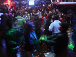 Advierten que mientras no haya reapertura de centros nocturnos, seguirán las fiestas clandestinas que se realizan en bodegas y casas. EFE/ARCHIVO