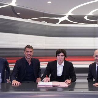 El AC Milan oficializa la llegada de Sandro Tonali
