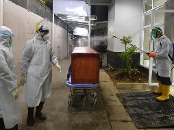 Más de la mitad de los decesos por COVID-19 se dieron en EU, Brasil, India y México. AFP/A. Berry