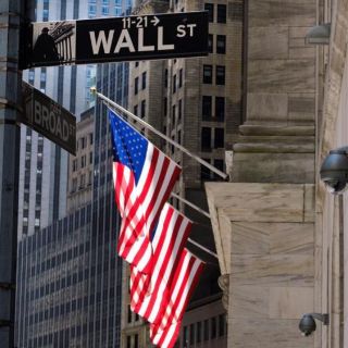 Wall Street cierra en rojo y el Dow Jones baja un 1.45 %