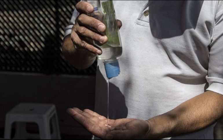Estados Unidos emitió el pasado 2 de julio una alerta sobre riesgos a geles antibacteriales elaborados en México. EL INFORMADOR/ARCHIVO